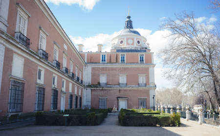 Gardens of the city of Aranjuez, located in Spain. Stone palace and beautiful autumn landscapes with beautiful fountains and mythological figuresのeditorial素材