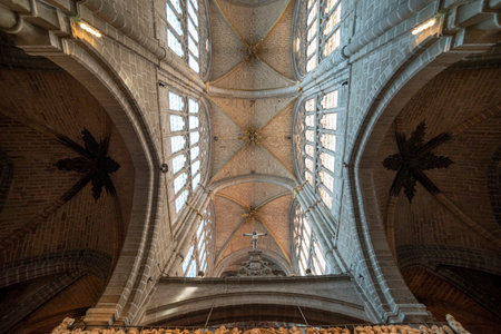 Exploring the Unique Gothic-Romanesque Blend of Ãvila Cathedralの写真素材