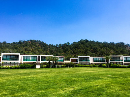 modern houses green grassのeditorial素材