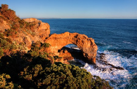 london bridge along great ocean roadの写真素材