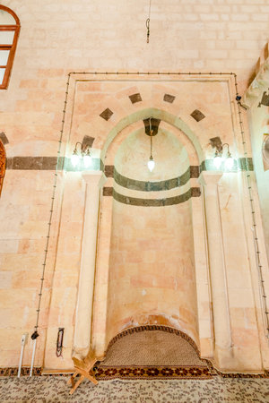 Interior view of Abdullatif Mosque which was built during Artuklu period in Mardin,Turkey.17 June 2018のeditorial素材