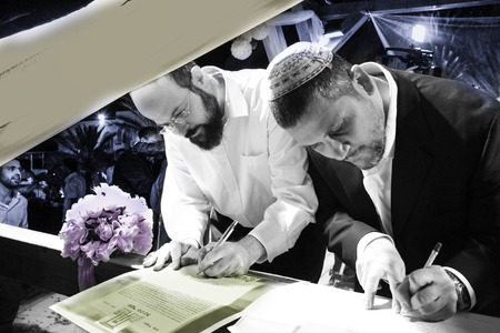 Sing of the ketubah, Jewish weddingのeditorial素材