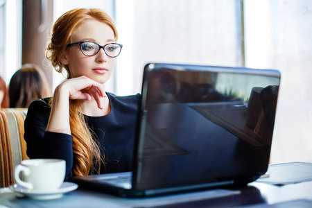 woman using laptopの写真素材