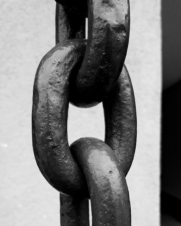 huge, big metal chain in black and whiteの写真素材