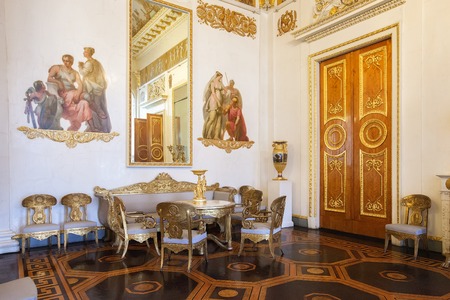 SAINT PETERSBURG, RUSSIA - APRIL 11, 2016: The White-columned hall in the State Russian Museum, former Mikhailovsky Palace. The museum is the largest depository of Russian fine art in St. Petersburg.のeditorial素材