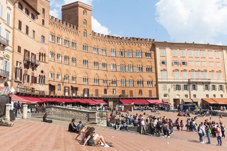 Siena, Italy â April 04, 2017: Piazza del Campo (Campo Square)のeditorial素材