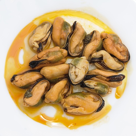 mussels in a white plateの写真素材