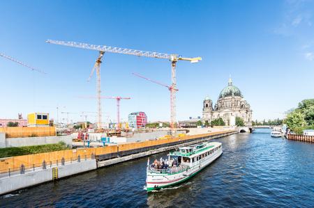 BERLIN, GERMANY - SEPTEMBER 17:  Panoramic view of the Berlin Cathedral on September 17, 2013 in Berlin, Germany. Museum Island on Spree river hosts five famous museums, Unesco heritage.のeditorial素材