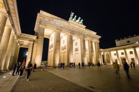 BERLIN, GERMANY - SEPTEMBER 16:  Brandenburg Gate and Pariser Platz on September 16, 2013 in Berlin, Germany. Called Brandenburger Tor, it's one of the few monuments that survived after Second World War.のeditorial素材