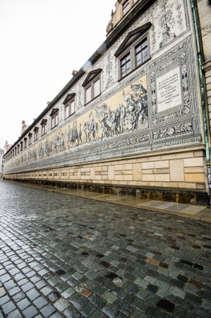 DRESDEN, GERMANY - SEPTEMBER 23: the Procession of Princes on September 23, 2013 in Dresden, Germany. The mural was originally painted between 1871 and 1876.のeditorial素材