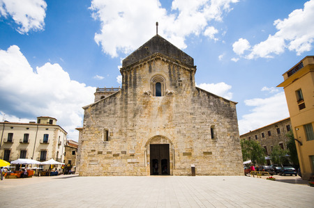 BESALU, SPAIN - JULY 20: : View of historic center (medieval village) on July 20, 2014 in Besalu, Catalonia, Spain. Besalu was designated as a historical national property in 1966.のeditorial素材