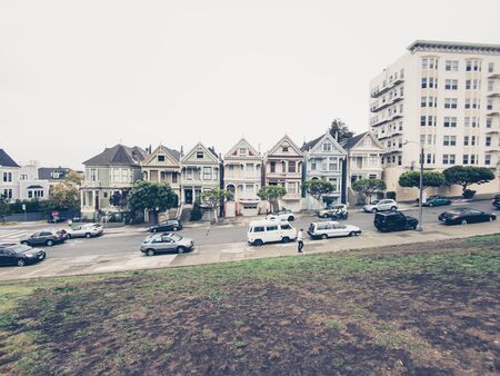 SAN FRANCISCO, USA - SEPTEMBER 14: Alamo Square on September 14, 2015 in San Francisco, California, United States. It is a residential neighborhood and park in San Francisco.のeditorial素材
