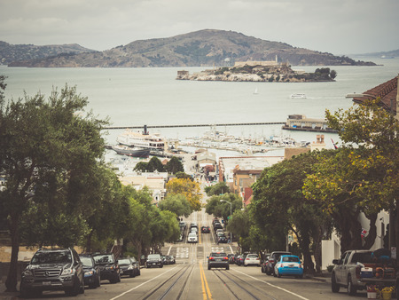 SAN FRANCISCO, USA - SEPTEMBER 16: Lombard street on September 16, 2015 in San Francisco, California, United States. San Francisco was founded on June 29, 1776.のeditorial素材