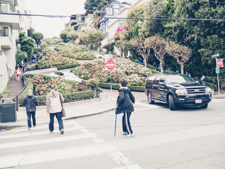 SAN FRANCISCO, USA - SEPTEMBER 16: Lombard street on September 16, 2015 in San Francisco, California, United States. San Francisco was founded on June 29, 1776.のeditorial素材