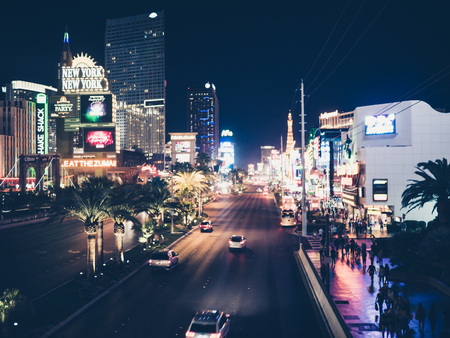 LAS VEGAS, USA - SEPTEMBER 08: Unidentified tourists in the strip on September 08, 2015 in Las Vegas, United States. It is an internationally renowned major resort city known primarily for gambling, shopping, fine dining and nightlife.のeditorial素材