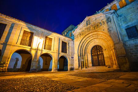 SANTILLANA DEL MAR,CANTABRIA,SPAIN - 31 AUGUST,2016:Night view of ancient buildingのeditorial素材