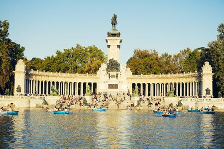 Retiro Park, Madrid, Spain - 09.10.2016. View to pond placed under memorial.のeditorial素材