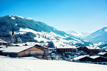 ALPBACH, AUSTRIA - MARCH 09: typical wooden houses on March 09, 2016 in Alpbach, Tyrol, Austria.のeditorial素材