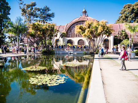 SAN DIEGO, USA - SEPTEMBER 19: Balboa Park on September 19, 2015 in California, United States. San Diego has estimated population of 1,381,069 as of July 1, 2014.のeditorial素材
