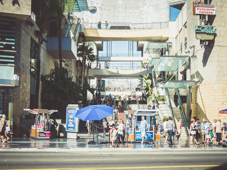 LOS ANGELES, USA - SEPTEMBER 20: Hollywood walk of fame on September 20, 2015 in Los Angeles, United States. It has stars embedded in the sidewalks along Hollywood Boulevard.のeditorial素材