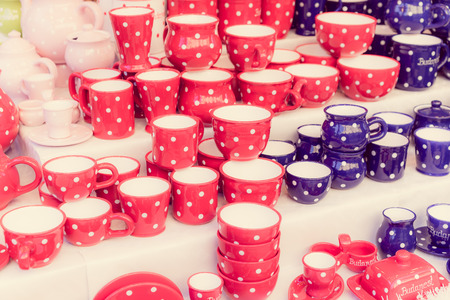 red and blue cups of teaの写真素材