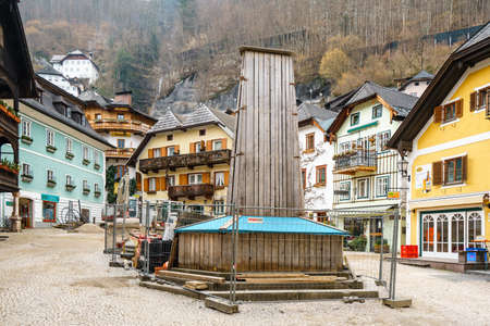 HALLSTATT, AUSTRIA - MARCH 10: Classic view of Hallstatt village in Alps on March 10, 2016 in Hallstatt, Austria. It is a village in the Salzkammergut, a region in Austria.のeditorial素材