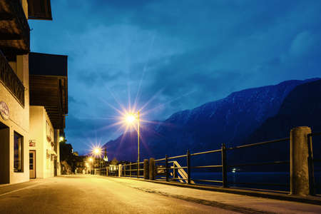 HALLSTATT, AUSTRIA - MARCH 10: Classic view of Hallstatt village in Alps on March 10, 2016 in Hallstatt, Austria. It is a village in the Salzkammergut, a region in Austria.のeditorial素材