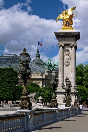 Alexander III bridge in Paris with Grand Palaceのeditorial素材