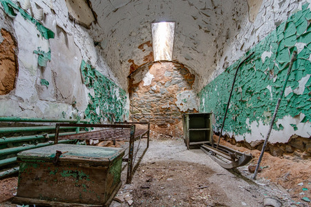 Prison cell in Eastern State Penitentiary,  also known as ESP, is a former American prison in Philadelphia, Pennsylvania.の写真素材