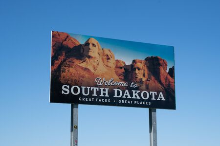 SOUTH DAKOTA - SEPTEMBER 19: Welcome to South Dakota sign along state borderのeditorial素材
