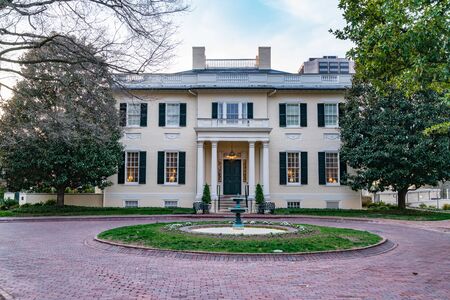 RICHMOND, VIRGINIA - MARCH 2017: Virginia governor's mansion near the capitol in Richmond, Virginia on March 25, 2017.のeditorial素材