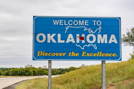Welcome to Oklahoma Sign along highwayの写真素材