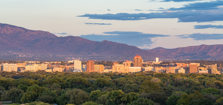 ALBUQUERQUE, NM - OCTOBER 12: Albuquerque, New Mexico Skyline at sunset on October 12, 2017のeditorial素材