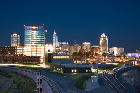 RALEIGH, NC - APRIL 17, 2018: Raleigh, North Carolina Night Skyline from the Boylan Avenue Bridgeのeditorial素材