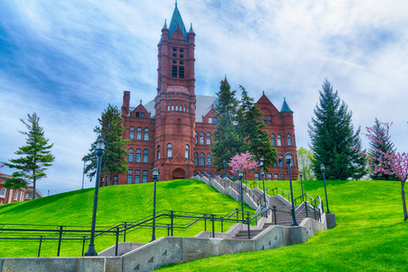 SYRACUSE, NY - MAY 14, 2018: Historic College of Visual and Performing
 Arts Building at Syracuse University, New Yorkのeditorial素材