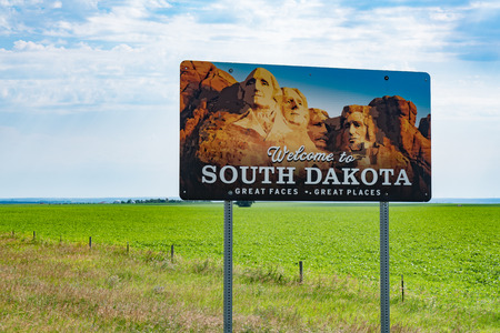 South Dakota Welcome highway sign along the state borderのeditorial素材