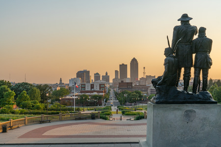 DES MOINES, IA - JULY 11, 2018: Skyline of Des Moines from the Iowa State Capitol Building with pioneer statue  in Des Moines, Iowaのeditorial素材