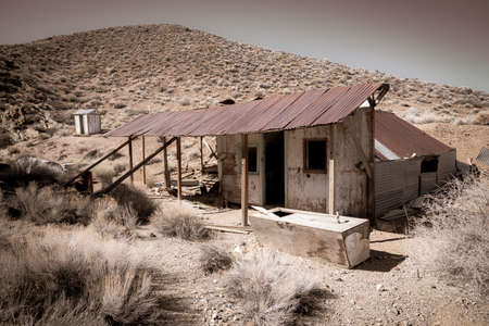 Abandoned mining camp at the Eureka Mine in Death Valley, Californiaの写真素材