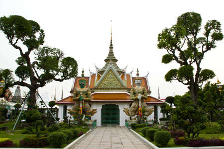 green demon white demon or THOSSAKAN be pure of a demon in a drama about   story   Ramayana , come to perform heal church door follows of Thailand belief の写真素材