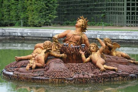 fountain in the park of Versailles palace    の写真素材