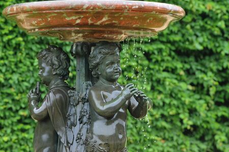 l Allee des Marmousets in the park of Versailles Palaceの写真素材