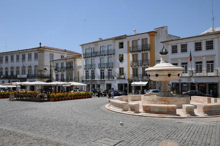 the historical square of Do Giraldo in Evoraのeditorial素材