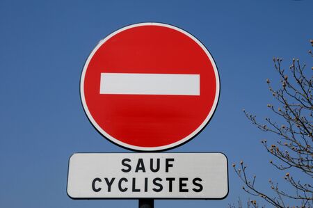 France, one way traffic except for cyclists