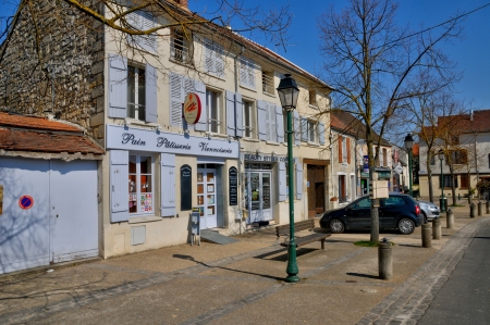 Ile de France, the village of Neuville sur Oise in Val d Oise のeditorial素材