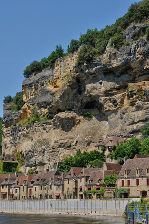 France, the picturesque village of La Roque Gageac and Dordogne riverのeditorial素材
