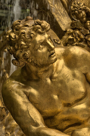 Ile de France, Triumphal arch grove in Versailles Palace park のeditorial素材