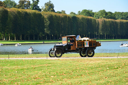 France, old car in the Versailles Palace park in Ile de Franceのeditorial素材