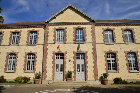 Ile de France, the picturesque old school of Orphinのeditorial素材