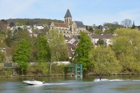 Ile de France, jet sky on seine river in Triel sur Seineのeditorial素材