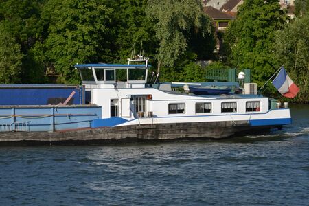 Ile de France, the picturesque city of Triel sur Seineのeditorial素材